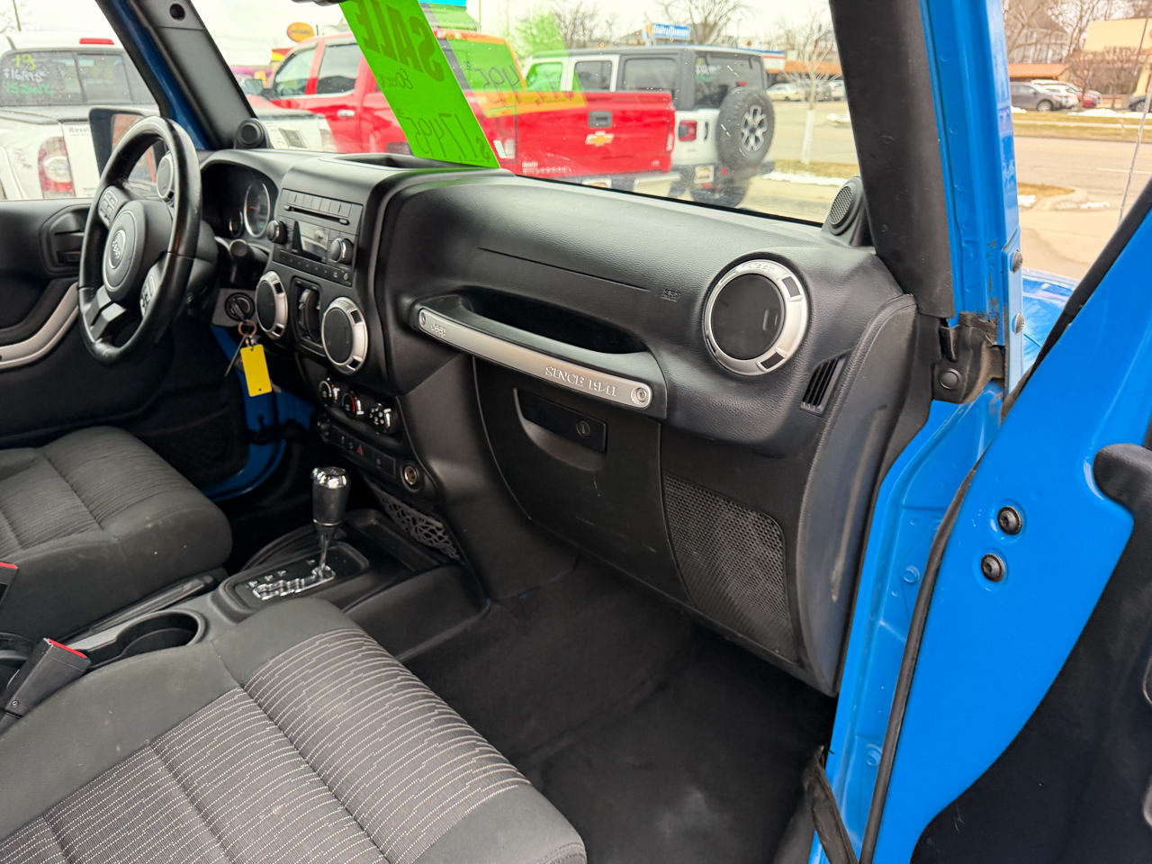 Jeep Wrangler 4WD 4dr Sahara 2012