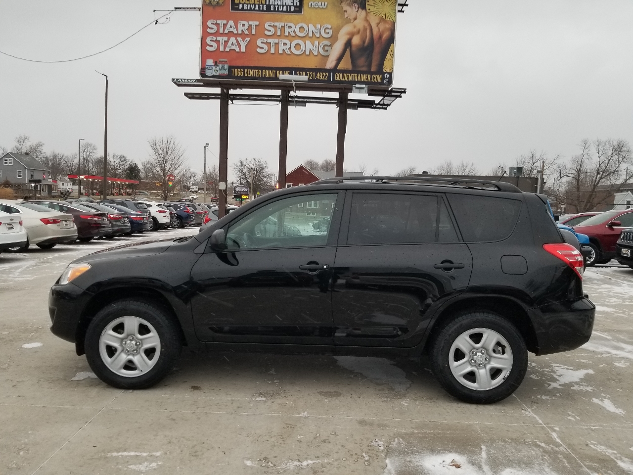 Toyota RAV4 Base I4 2WD 2011