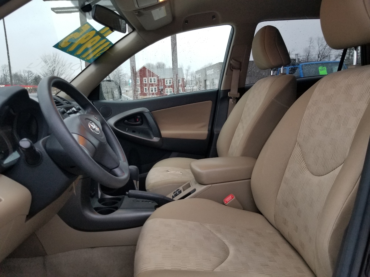 Toyota RAV4 Base I4 2WD 2011