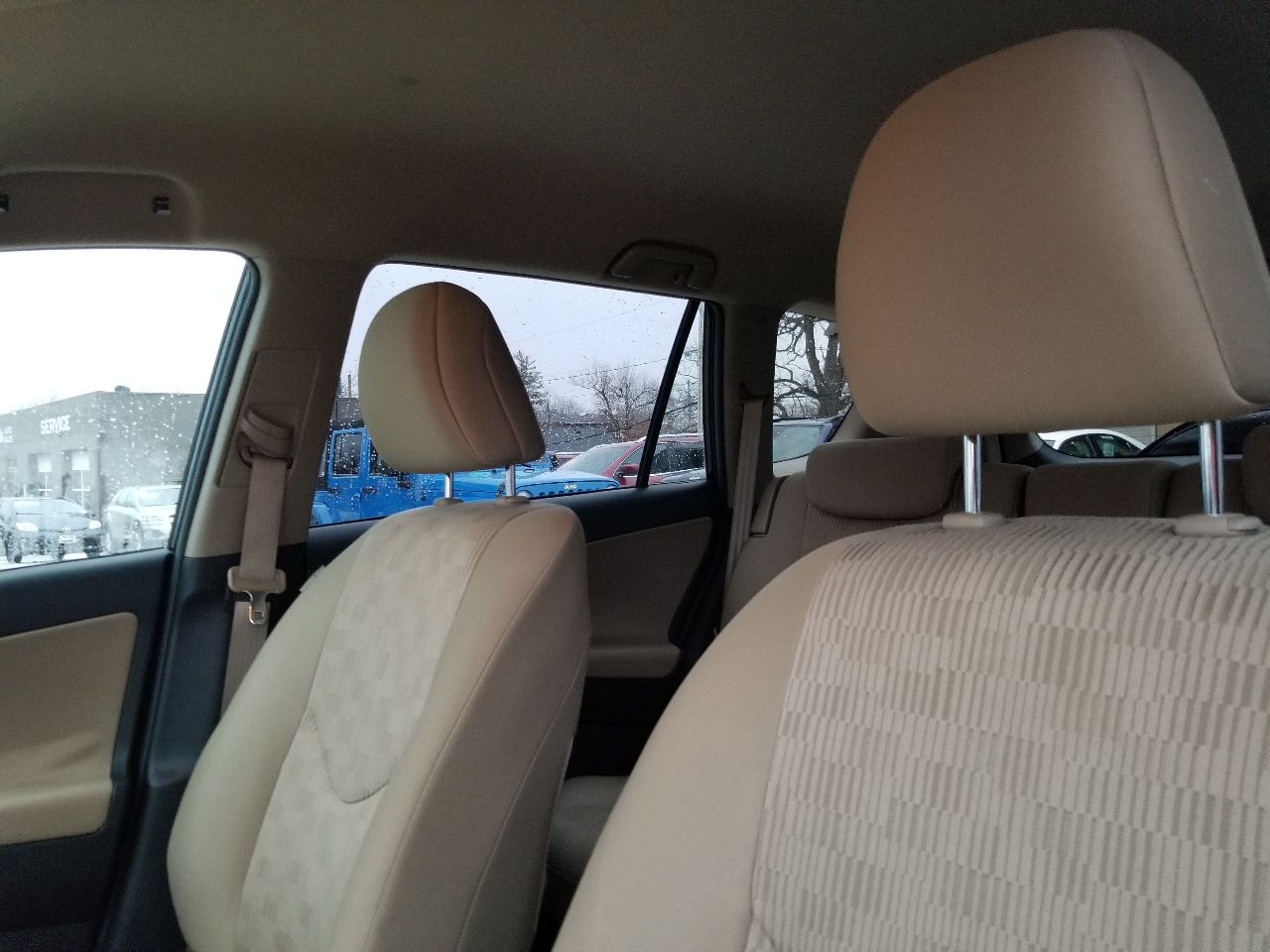 Toyota RAV4 Base I4 2WD 2011