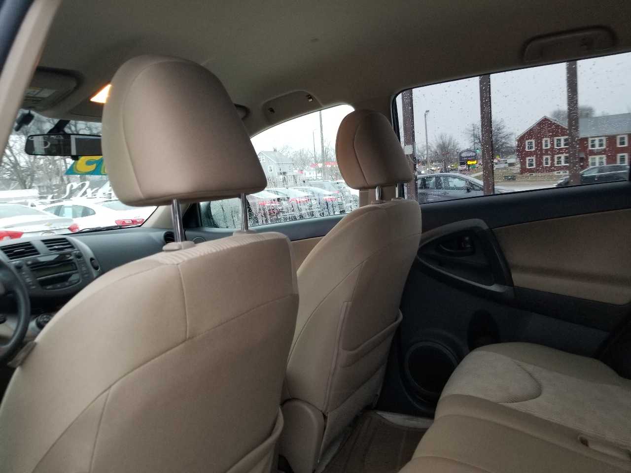 Toyota RAV4 Base I4 2WD 2011