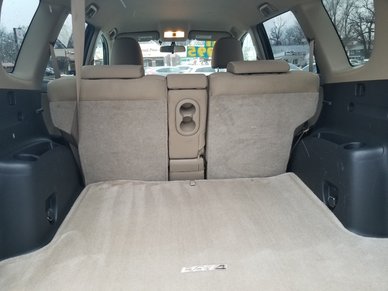 Toyota RAV4 Base I4 2WD 2011