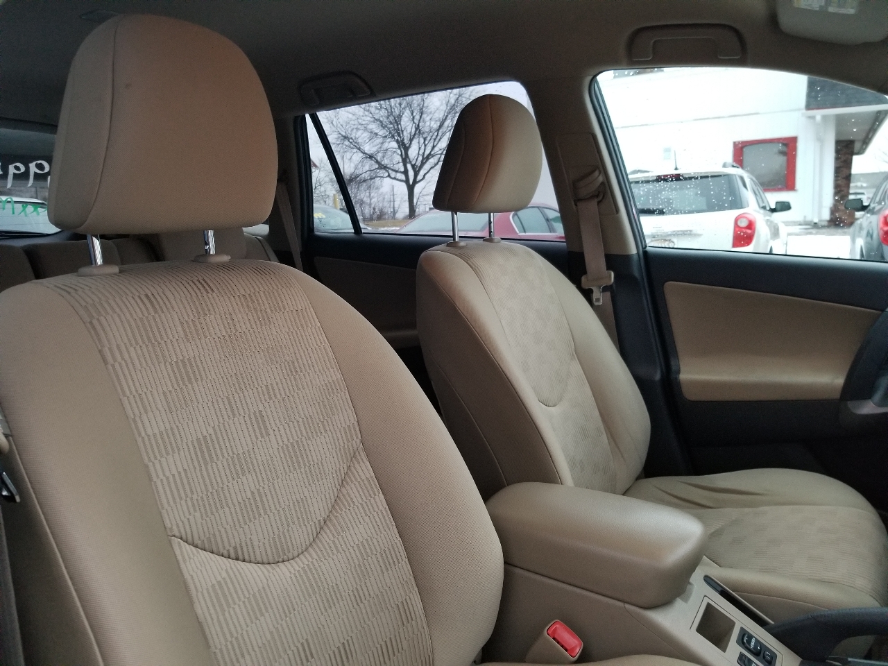 Toyota RAV4 Base I4 2WD 2011