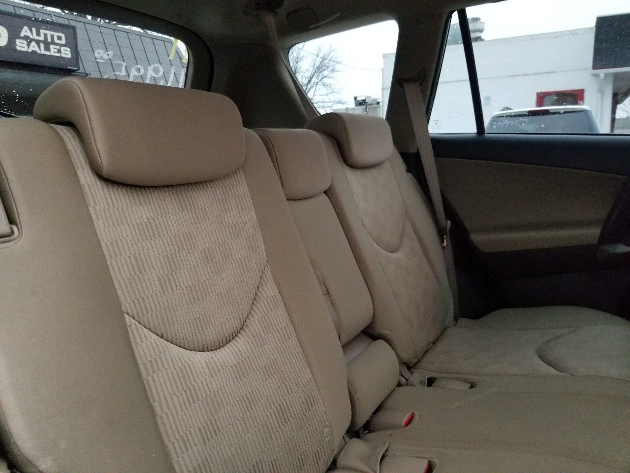 Toyota RAV4 Base I4 2WD 2011