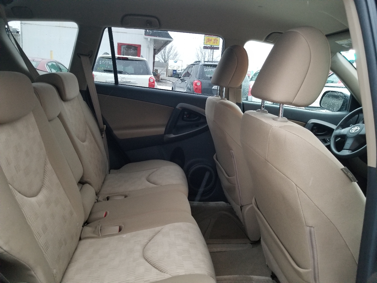 Toyota RAV4 Base I4 2WD 2011