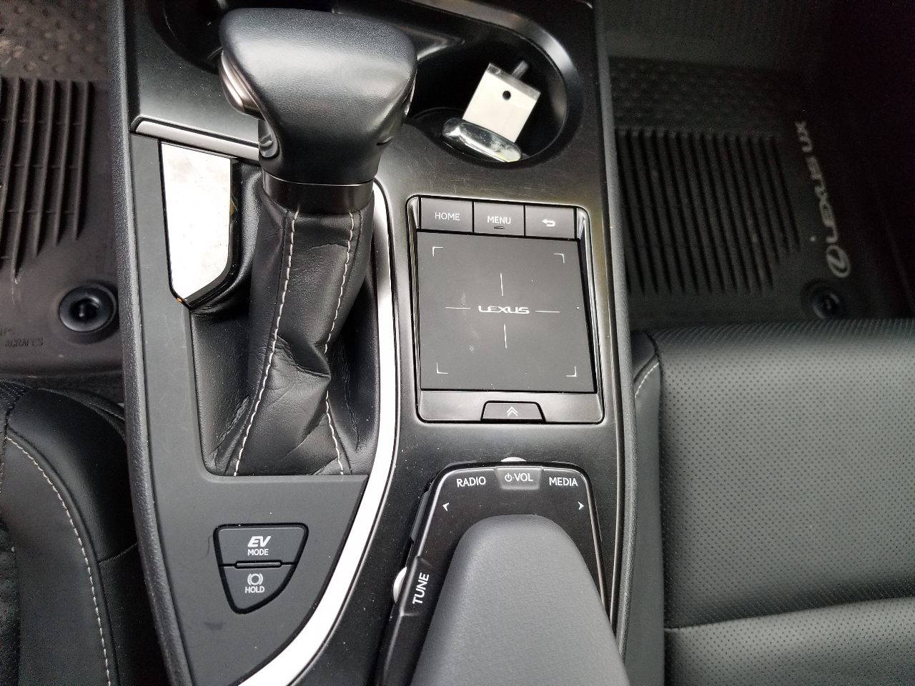 Lexus UX UX 250h AWD 2021