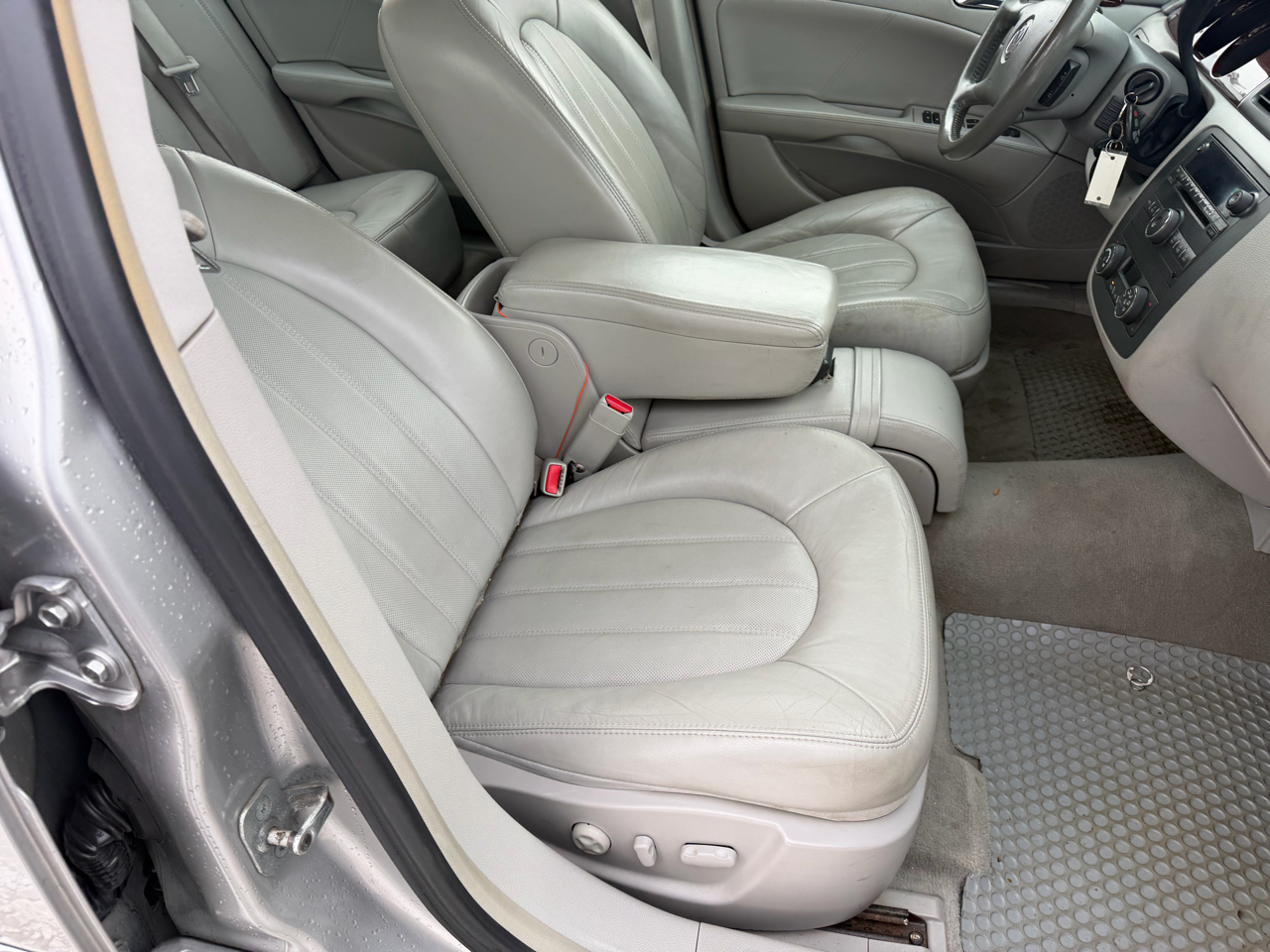 Buick Lucerne 4dr Sdn V6 CXL 2007