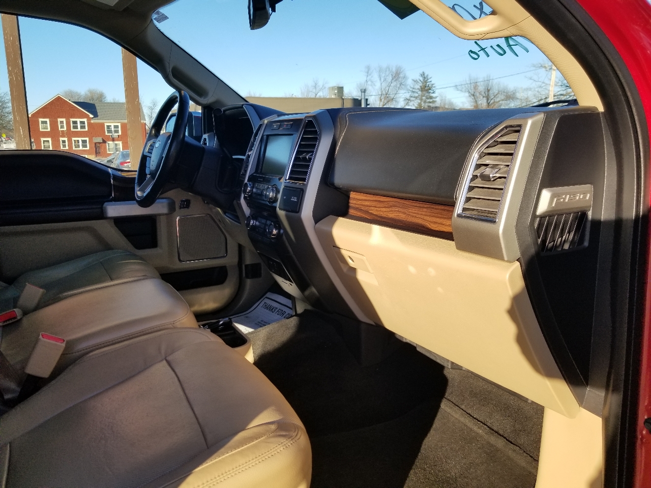 Ford F-150 2WD SuperCab 145" Lariat 2015