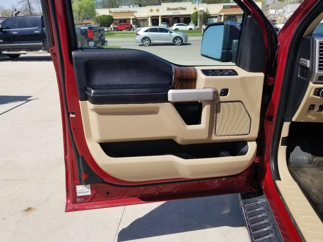 Ford F-150 2WD SuperCab 145" Lariat 2015