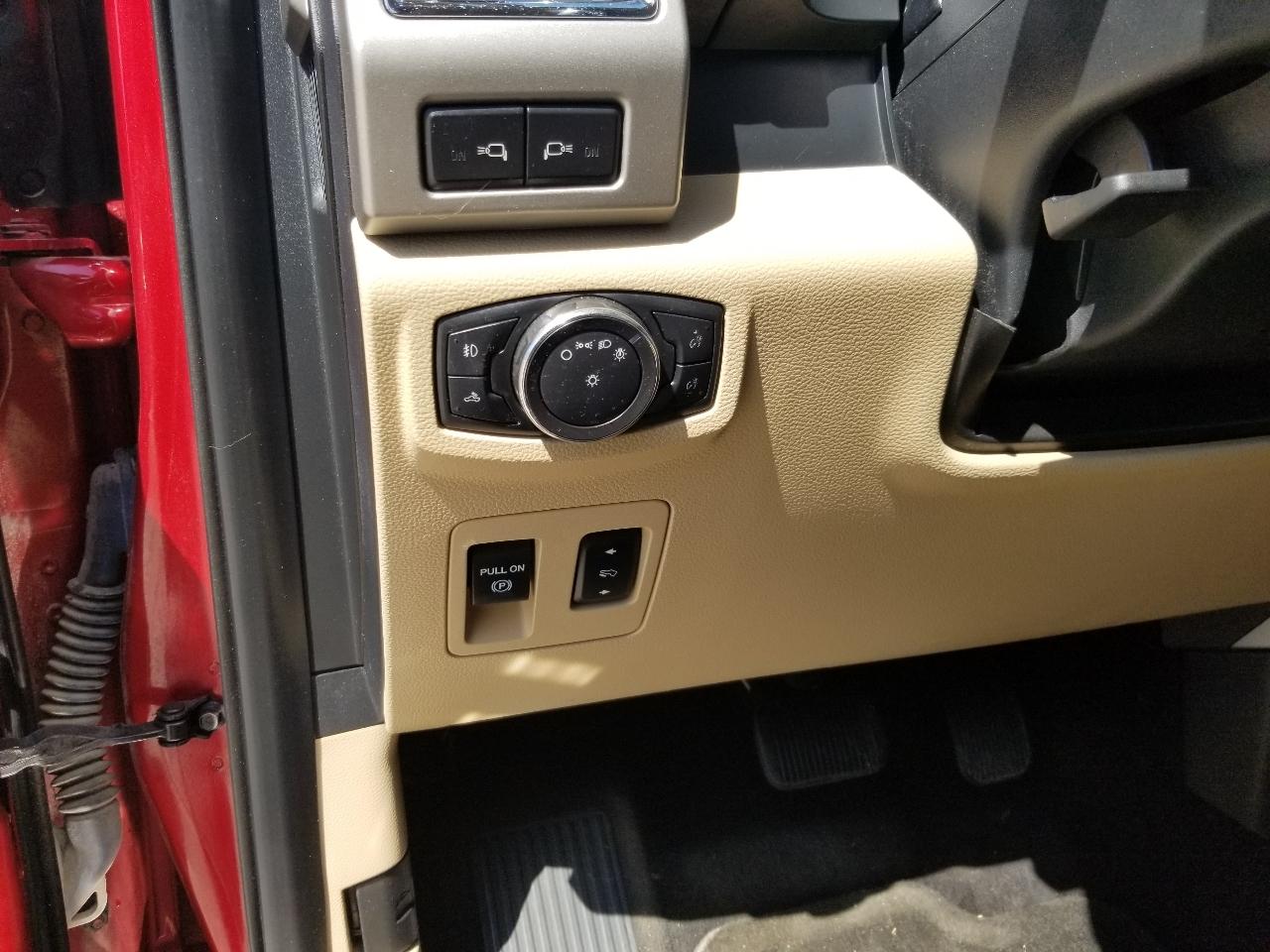 Ford F-150 2WD SuperCab 145" Lariat 2015