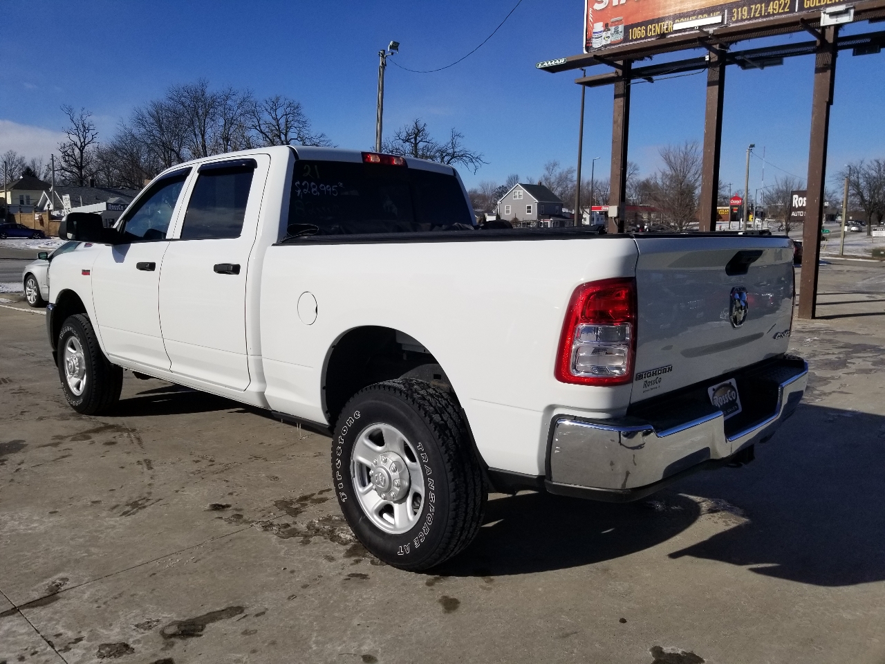 RAM 2500 Tradesman 4x4 Crew Cab 6'4" Box 2021