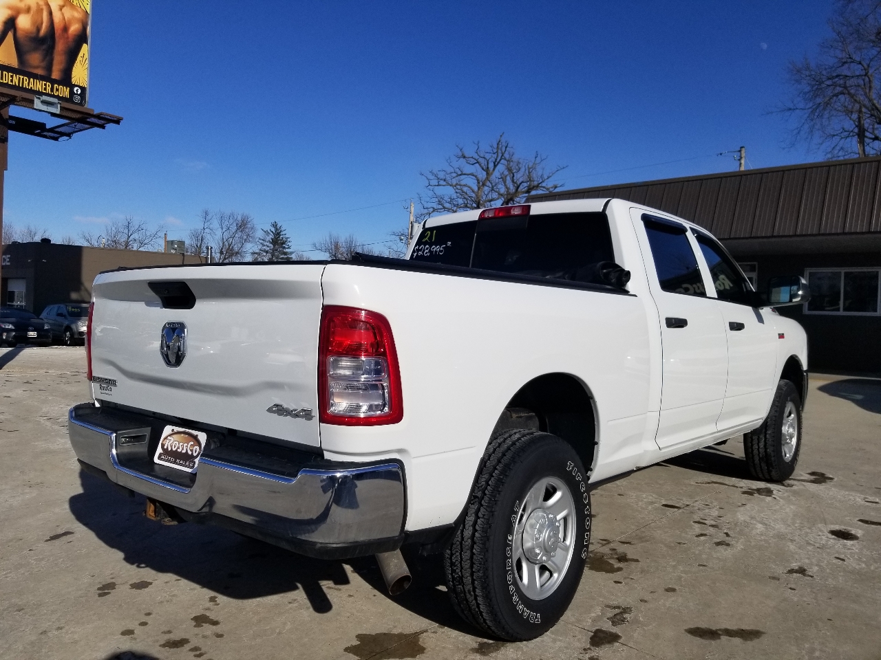 RAM 2500 Tradesman 4x4 Crew Cab 6'4" Box 2021