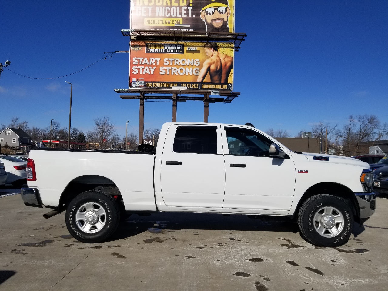 RAM 2500 Tradesman 4x4 Crew Cab 6'4" Box 2021