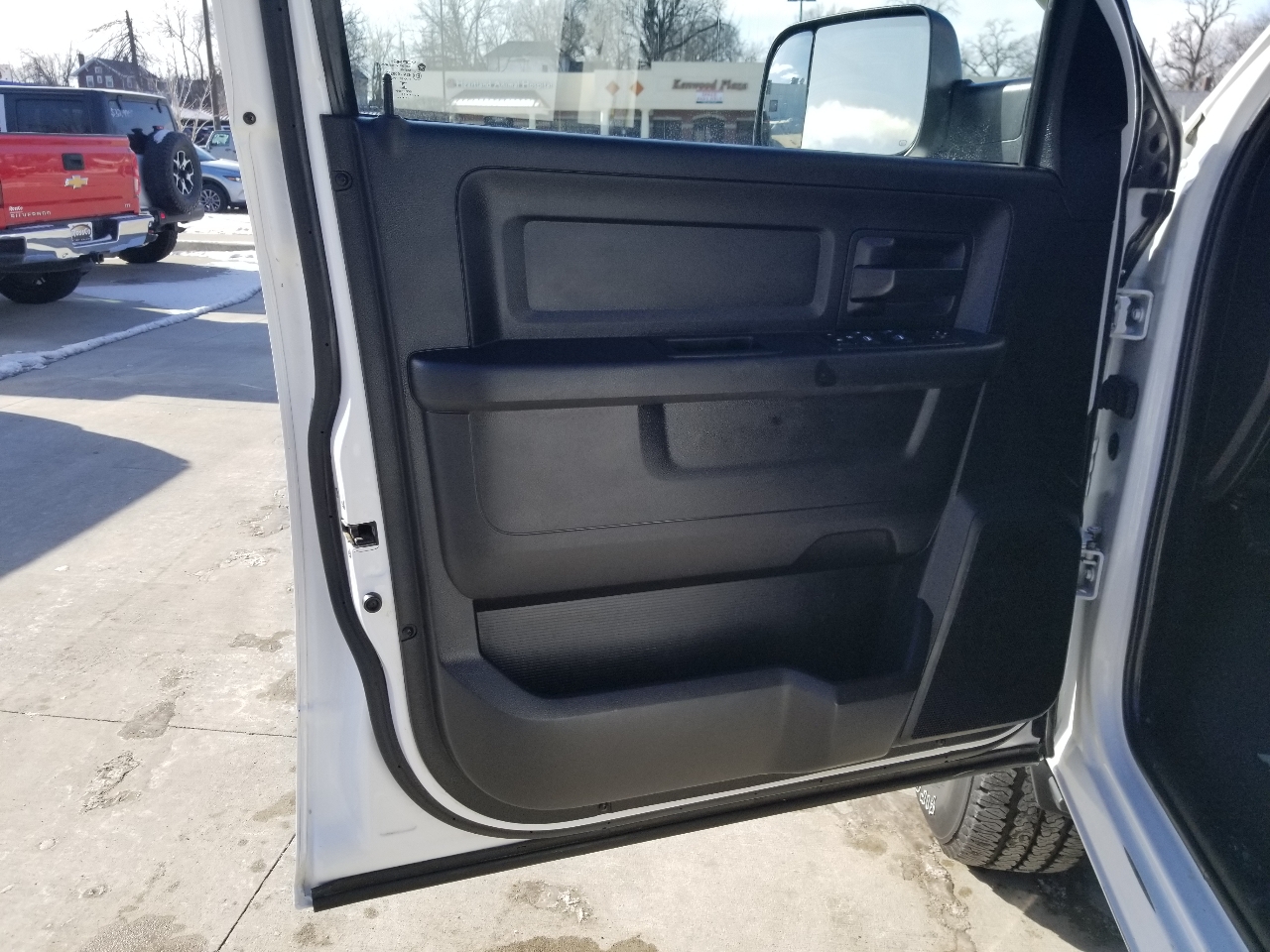 RAM 2500 Tradesman 4x4 Crew Cab 6'4" Box 2021