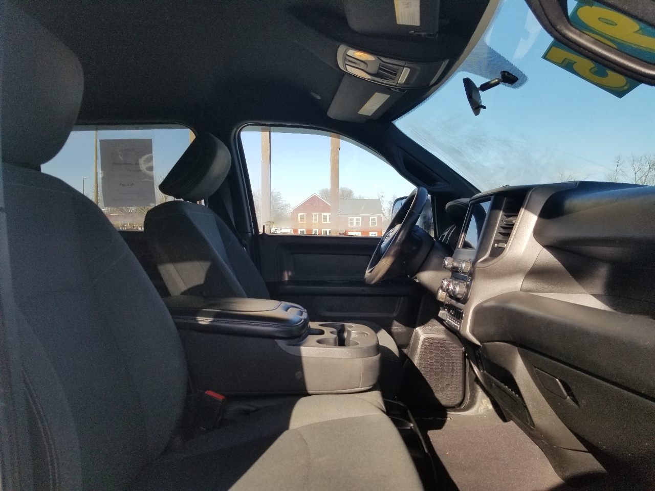 RAM 2500 Tradesman 4x4 Crew Cab 6'4" Box 2021