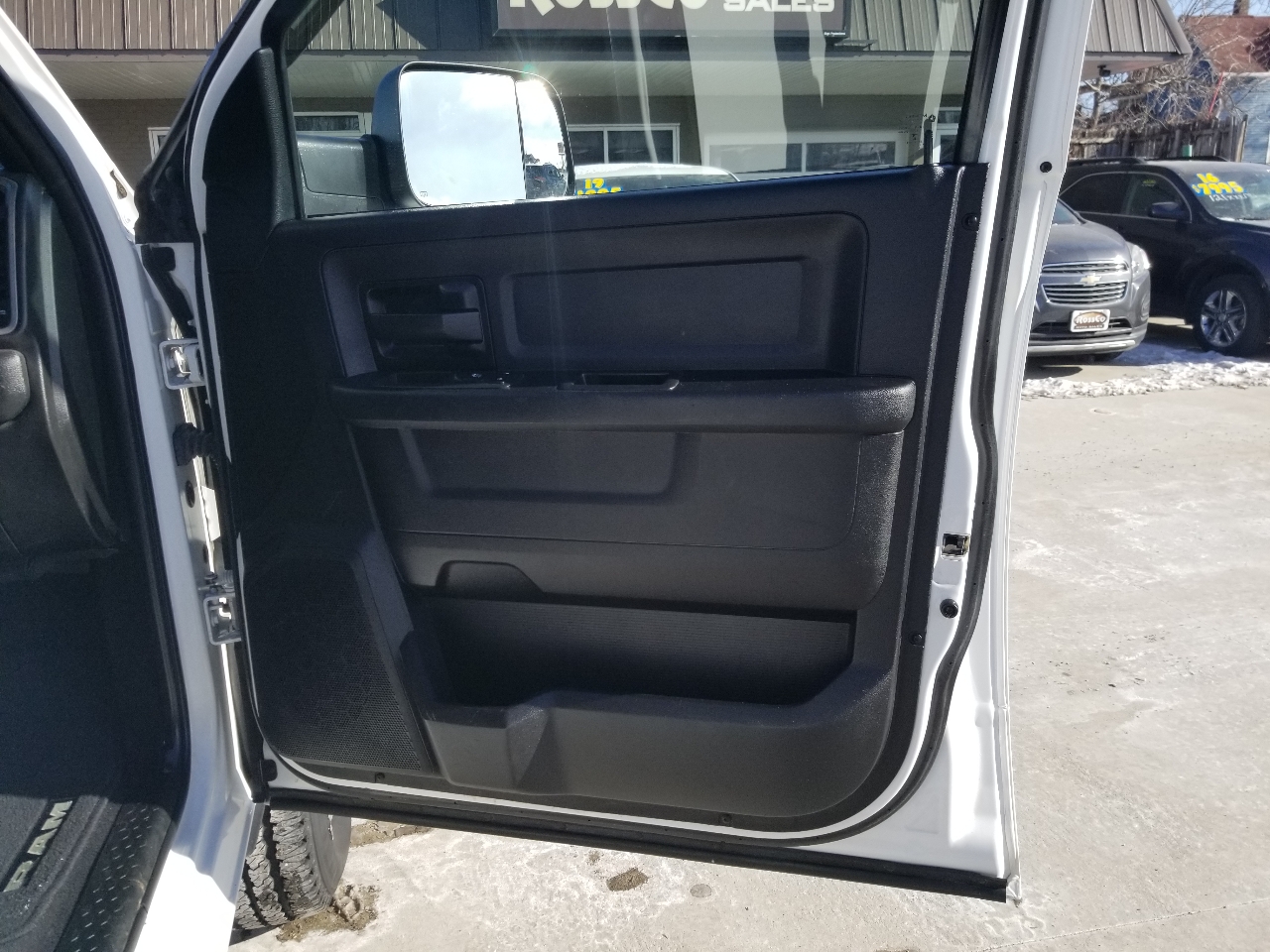 RAM 2500 Tradesman 4x4 Crew Cab 6'4" Box 2021