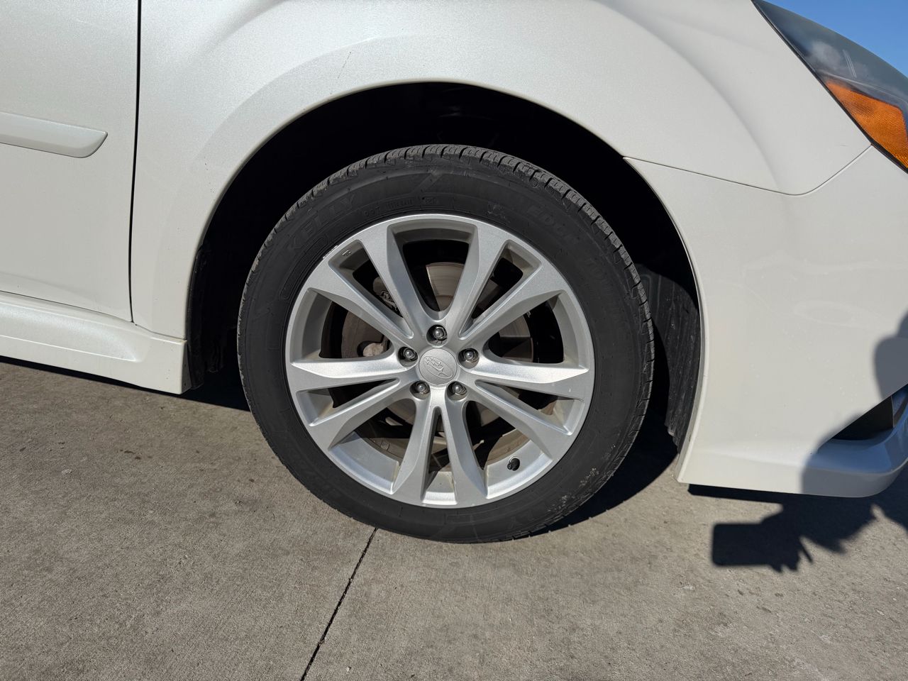 Subaru Legacy 4dr Sdn H4 Auto 2.5i Premium 2013