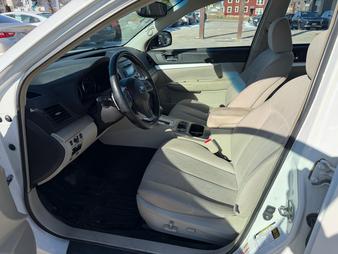 Subaru Legacy 4dr Sdn H4 Auto 2.5i Premium 2013