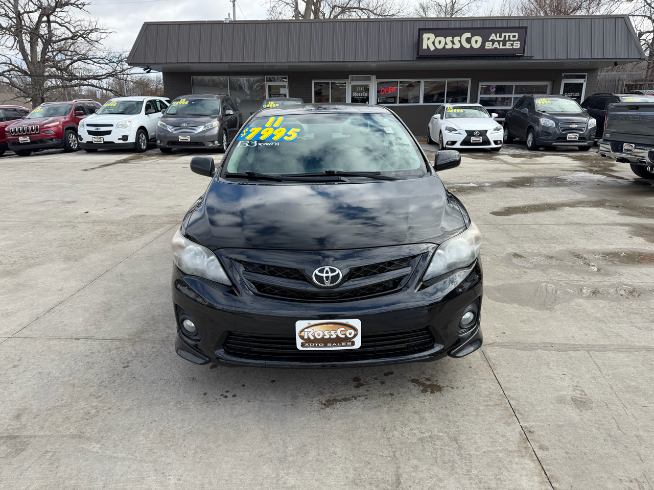 Toyota Corolla 4dr Sdn Auto LE (Natl) 2011