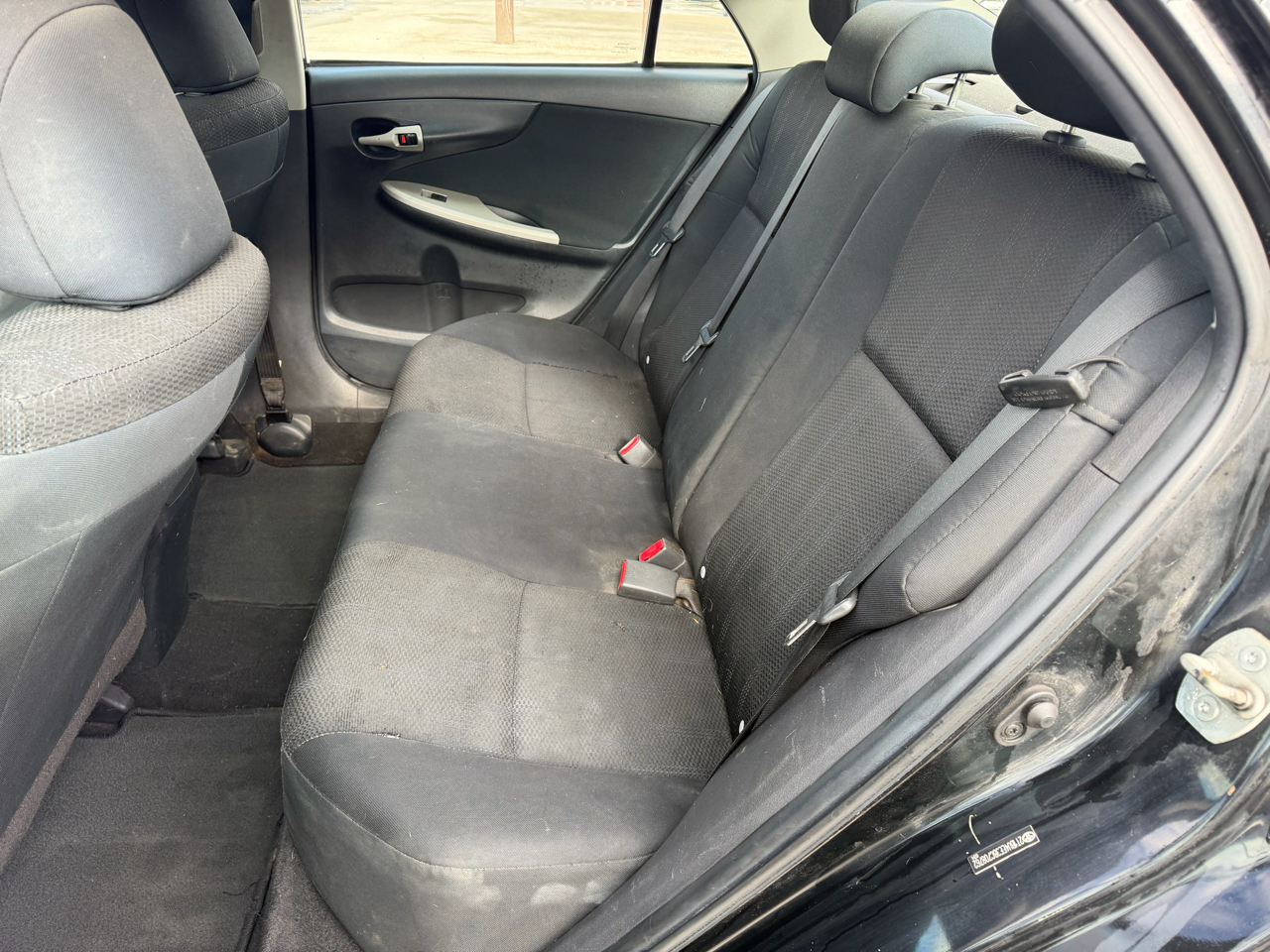 Toyota Corolla 4dr Sdn Auto LE (Natl) 2011