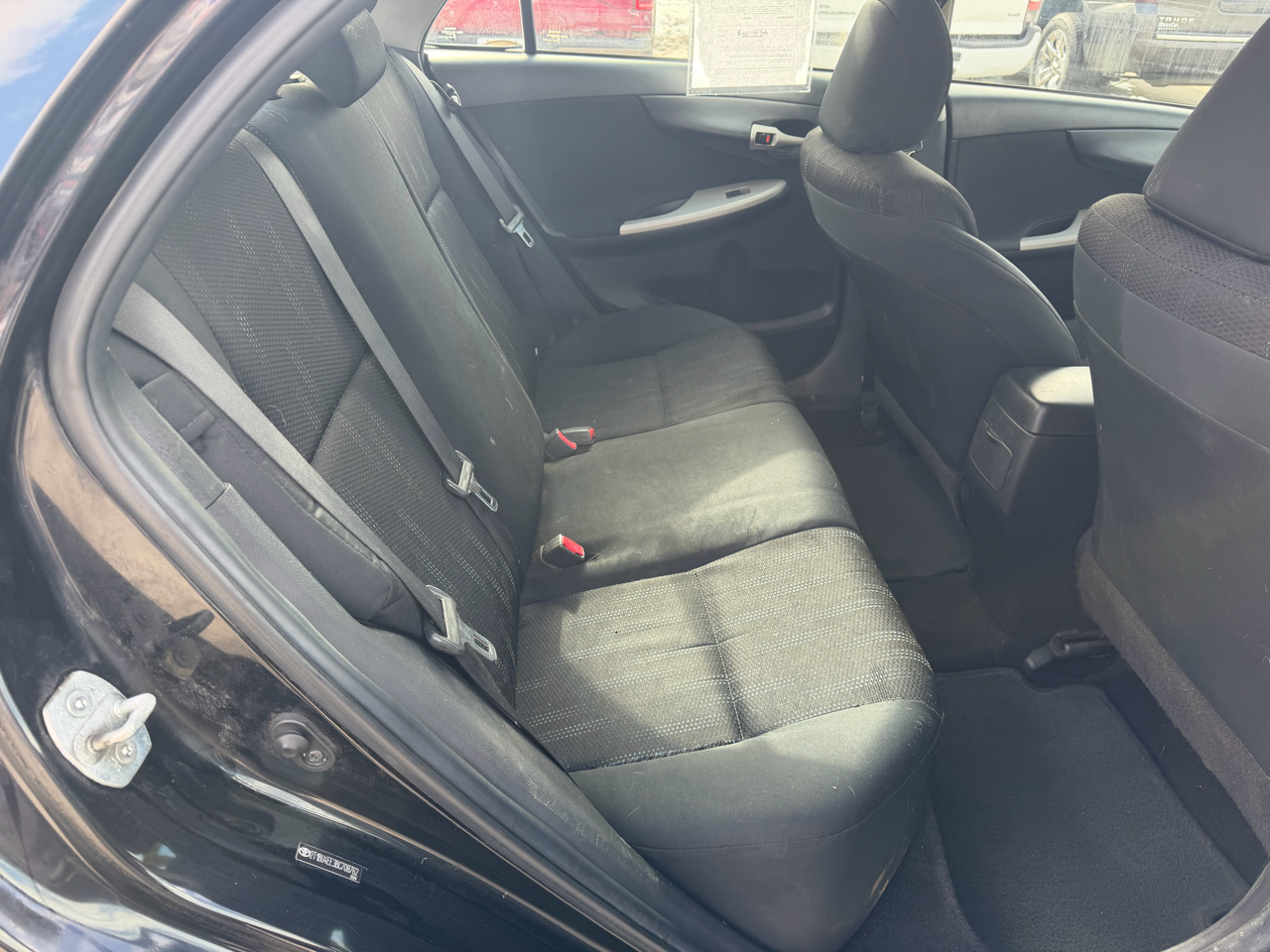 Toyota Corolla 4dr Sdn Auto LE (Natl) 2011