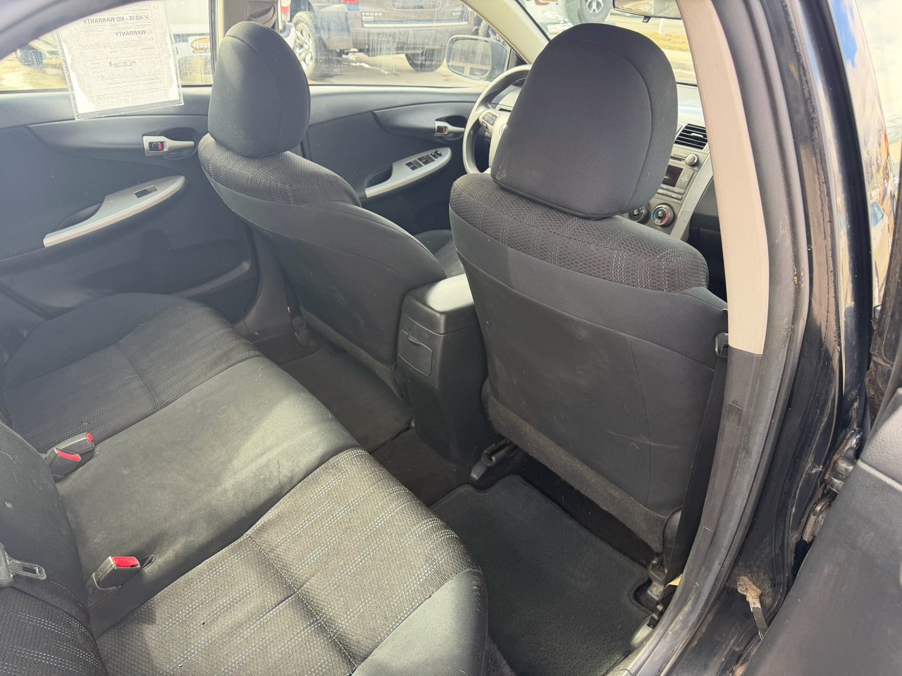 Toyota Corolla 4dr Sdn Auto LE (Natl) 2011