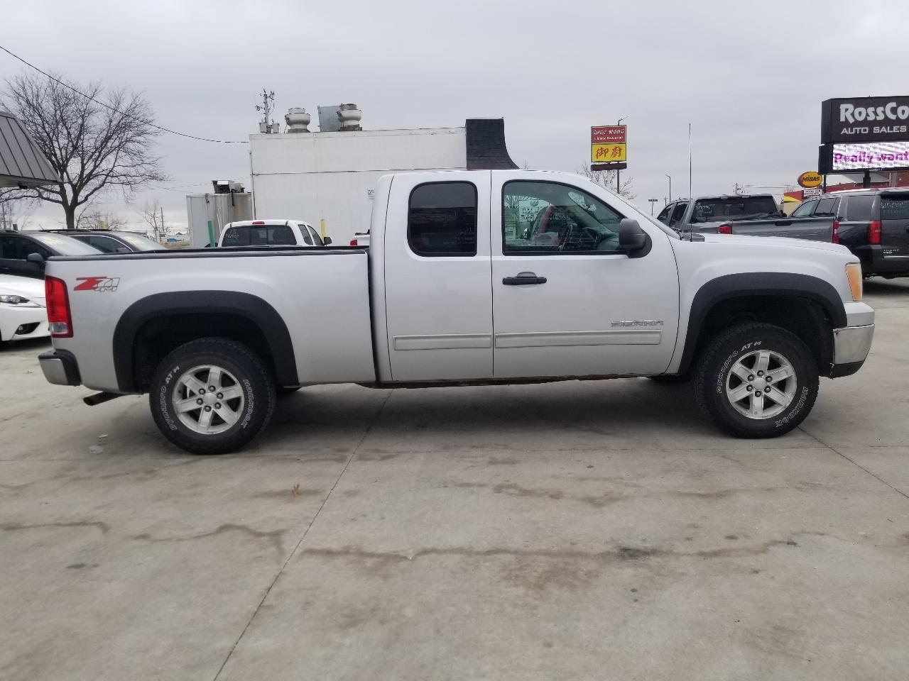 GMC Sierra 1500 4WD Ext Cab 143.5" SLE 2013