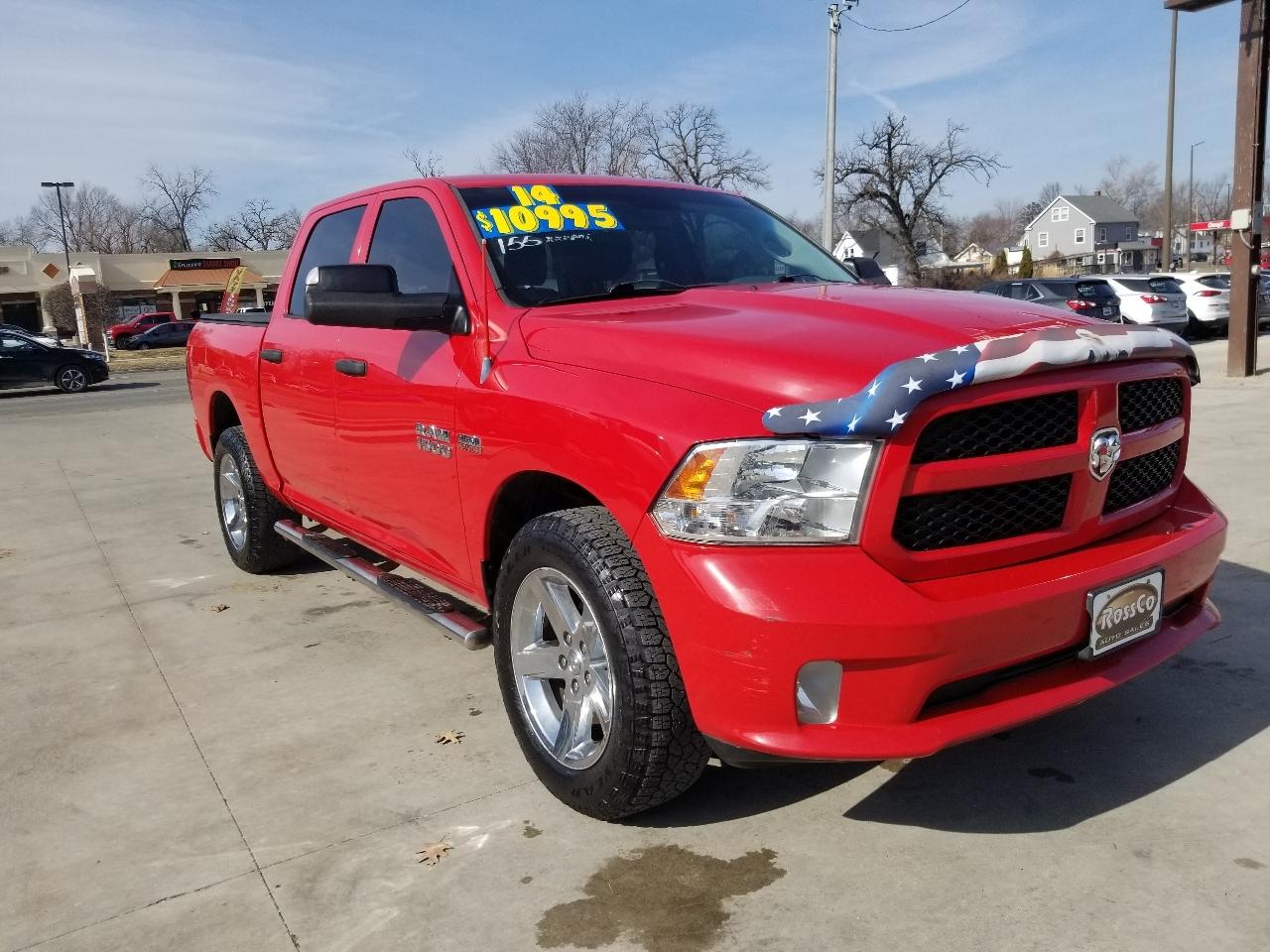RAM 1500 4WD Crew Cab 140.5" Express 2014