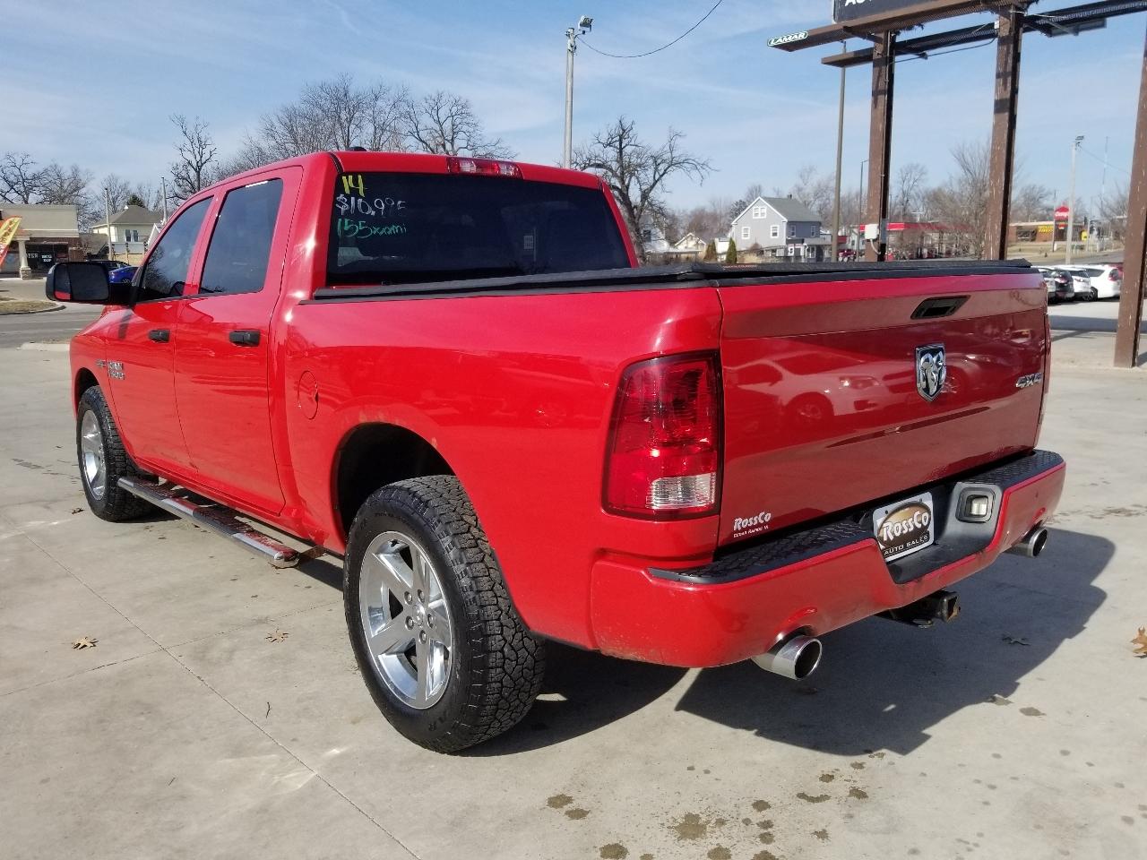 RAM 1500 4WD Crew Cab 140.5" Express 2014