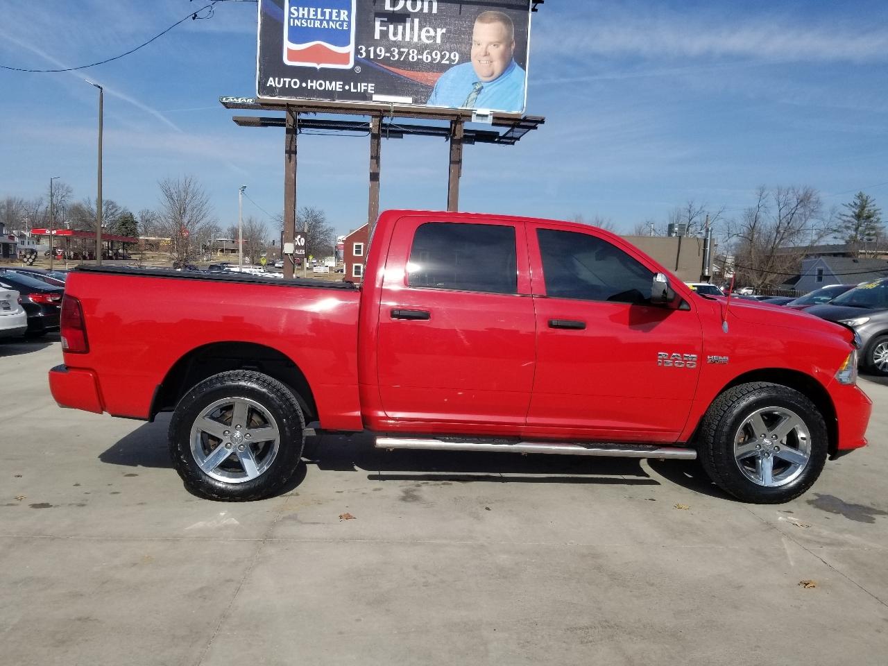 RAM 1500 4WD Crew Cab 140.5" Express 2014