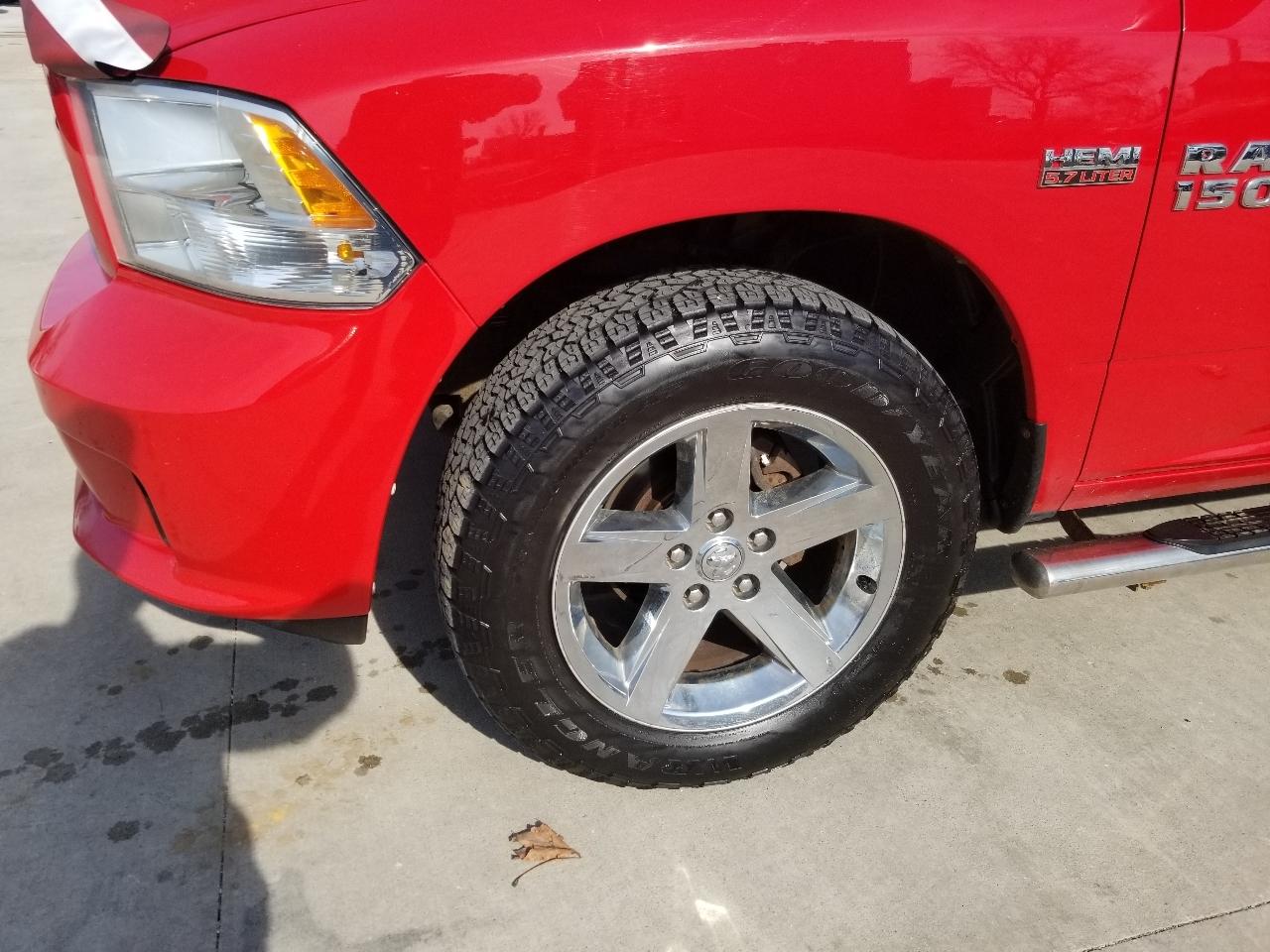 RAM 1500 4WD Crew Cab 140.5" Express 2014