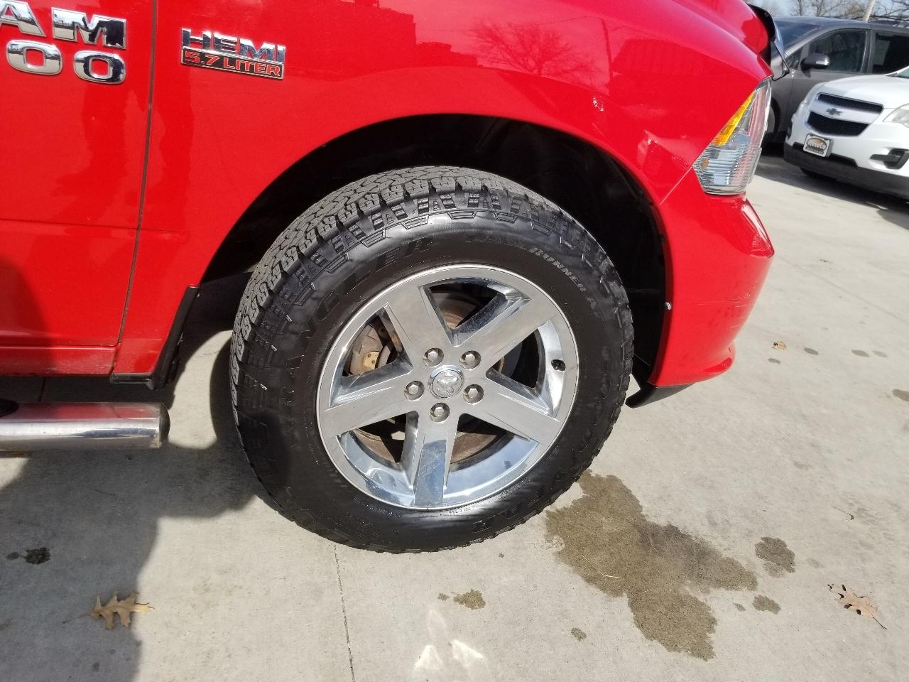 RAM 1500 4WD Crew Cab 140.5" Express 2014