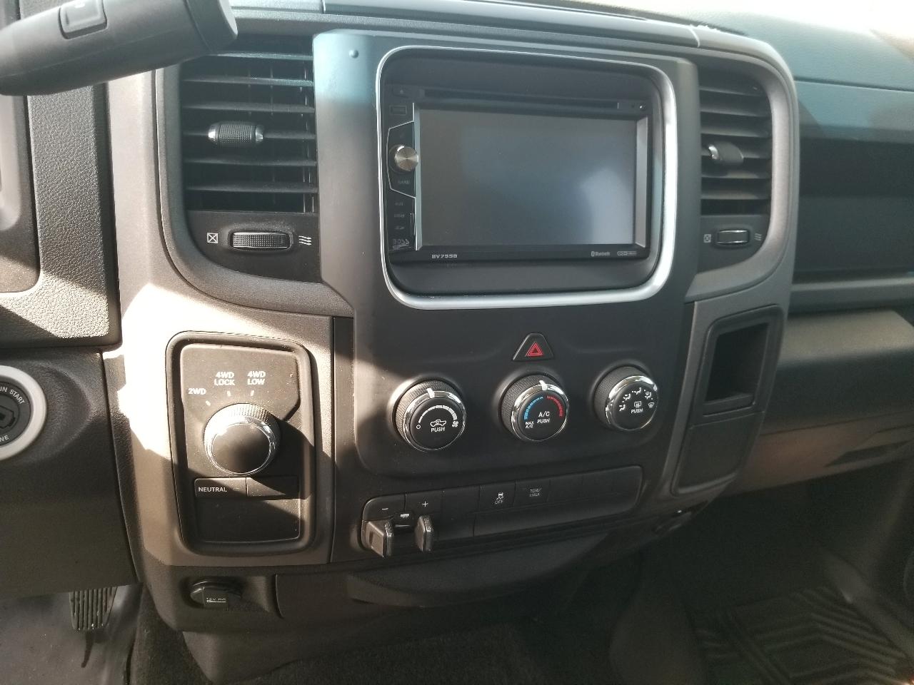 RAM 1500 4WD Crew Cab 140.5" Express 2014