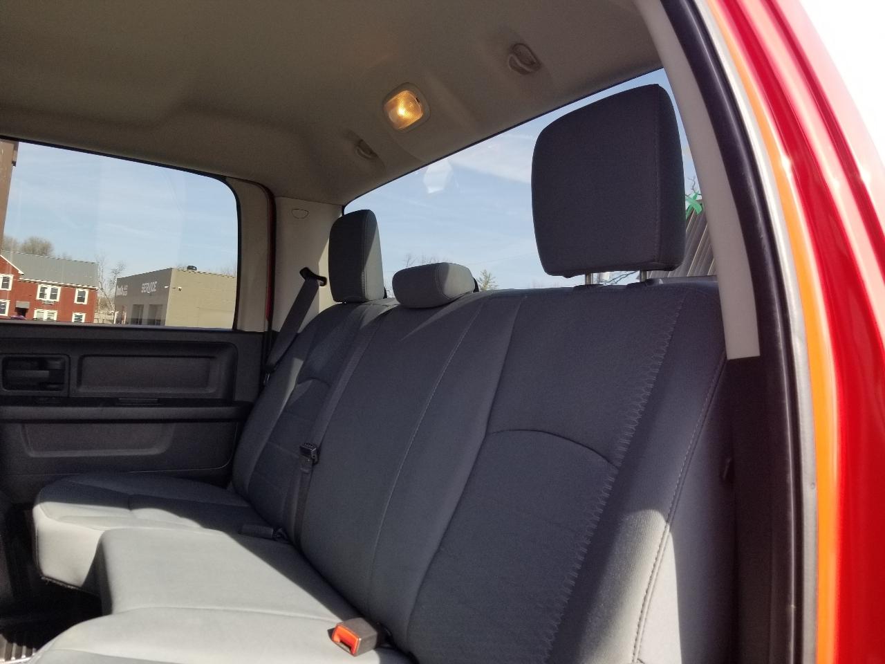 RAM 1500 4WD Crew Cab 140.5" Express 2014