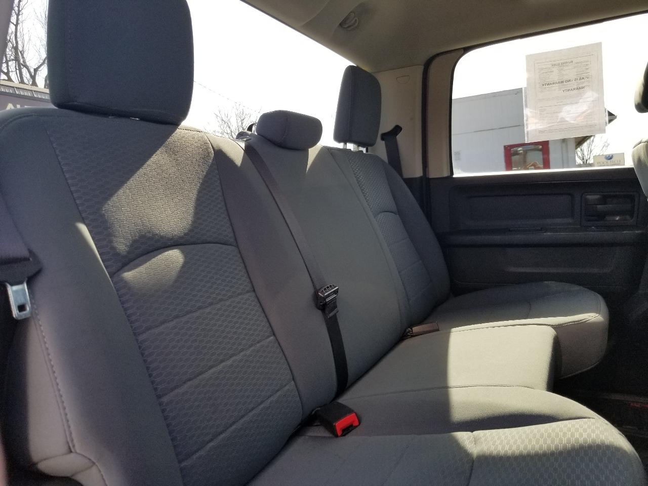 RAM 1500 4WD Crew Cab 140.5" Express 2014