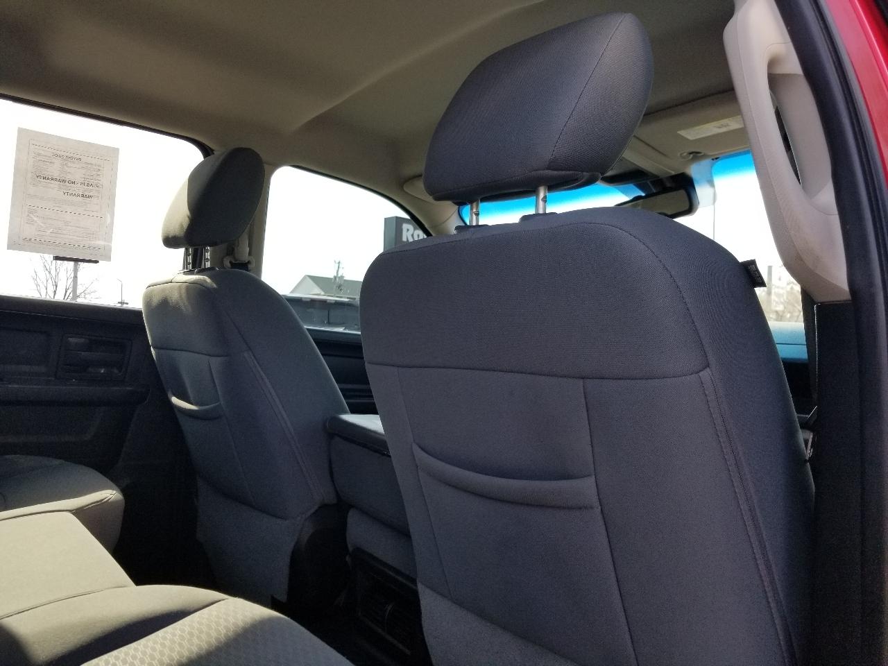 RAM 1500 4WD Crew Cab 140.5" Express 2014