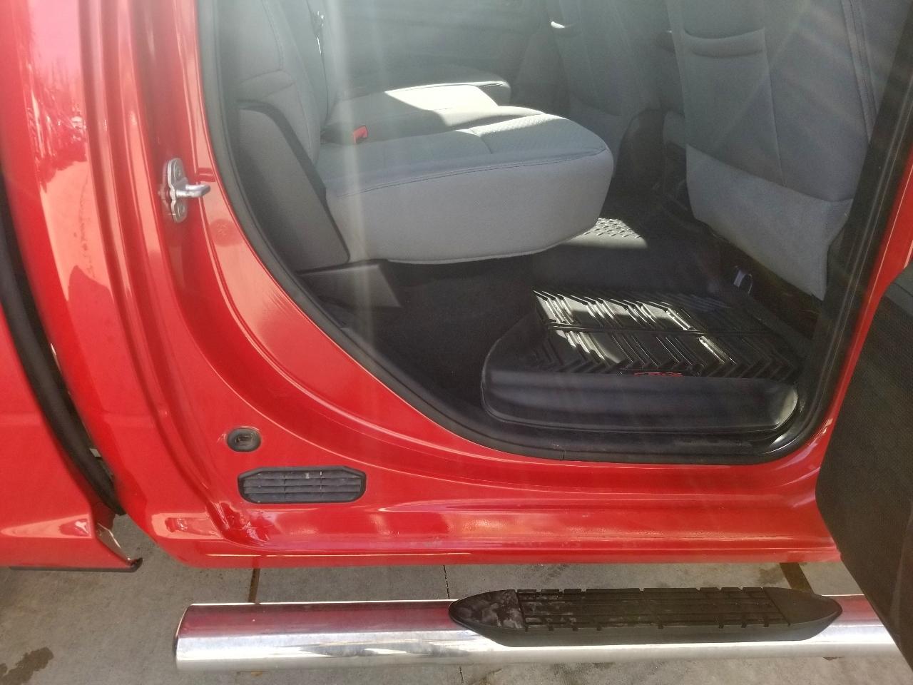 RAM 1500 4WD Crew Cab 140.5" Express 2014