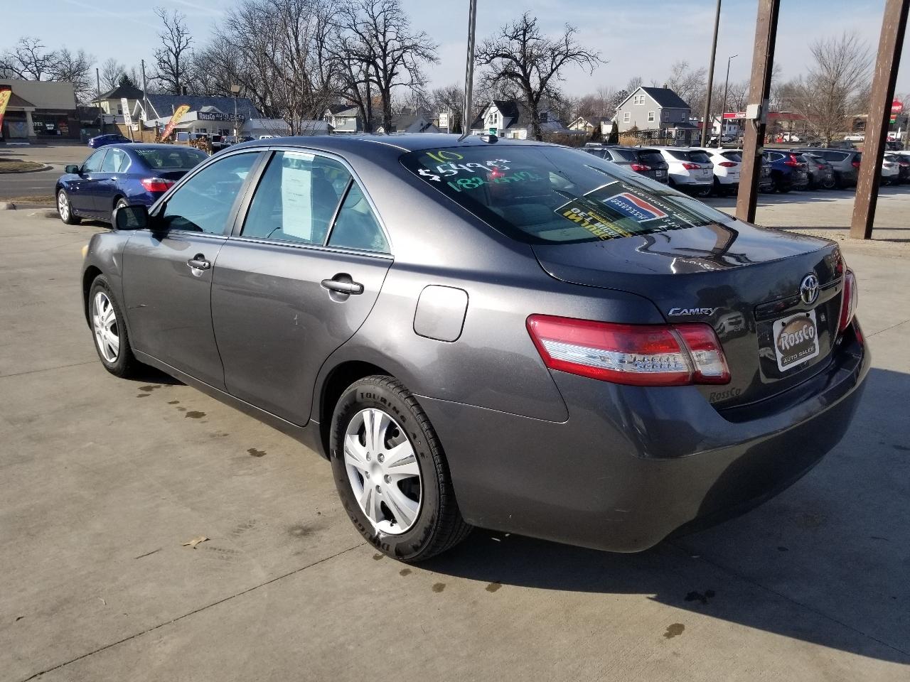 Toyota Camry 4dr Sdn I4 Man (Natl) 2010