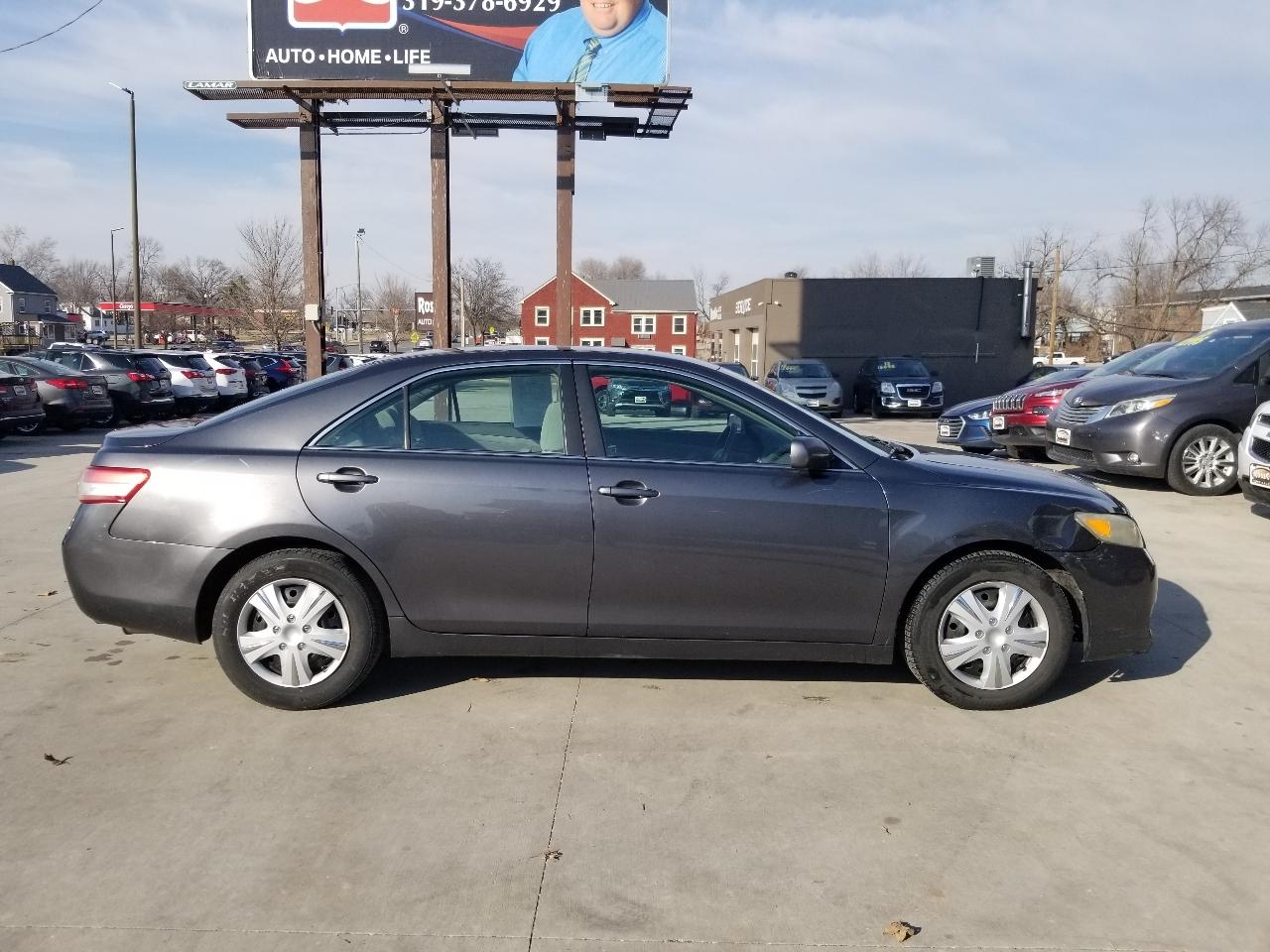 Toyota Camry 4dr Sdn I4 Man (Natl) 2010