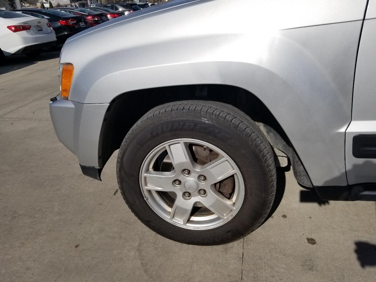 Jeep Grand Cherokee 4dr Laredo 4WD 2005