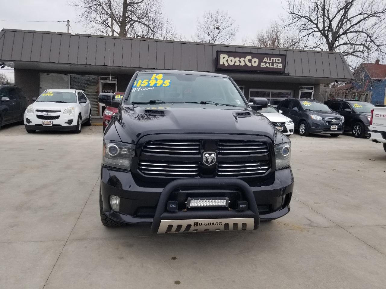 RAM 1500 4WD Crew Cab 140.5" Sport 2014