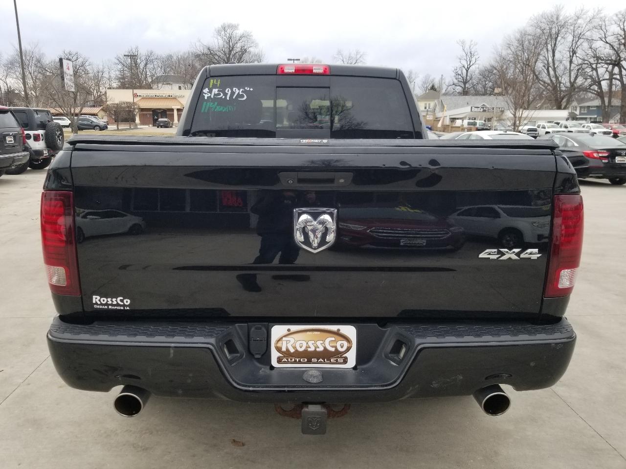 RAM 1500 4WD Crew Cab 140.5" Sport 2014