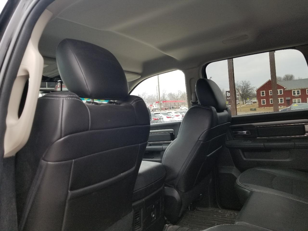 RAM 1500 4WD Crew Cab 140.5" Sport 2014