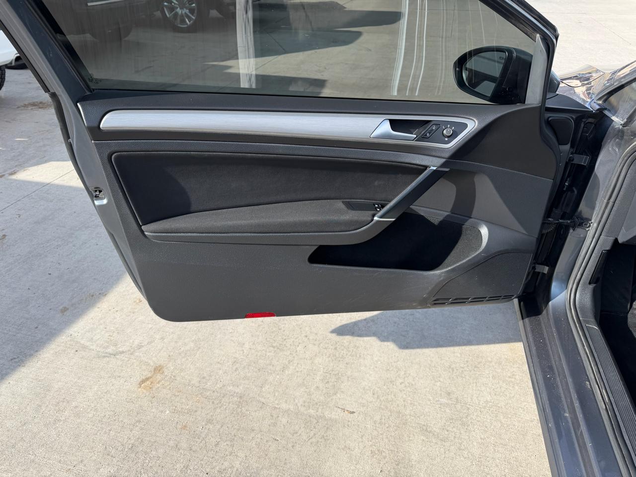 Volkswagen Golf 2dr HB Man Launch Edition *Ltd Avail* 2015