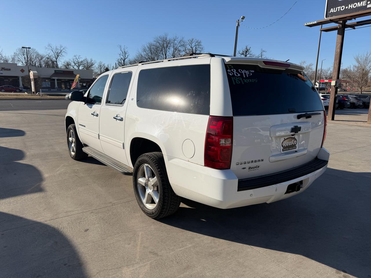 Chevrolet Suburban 4WD 4dr 1500 LT 2013