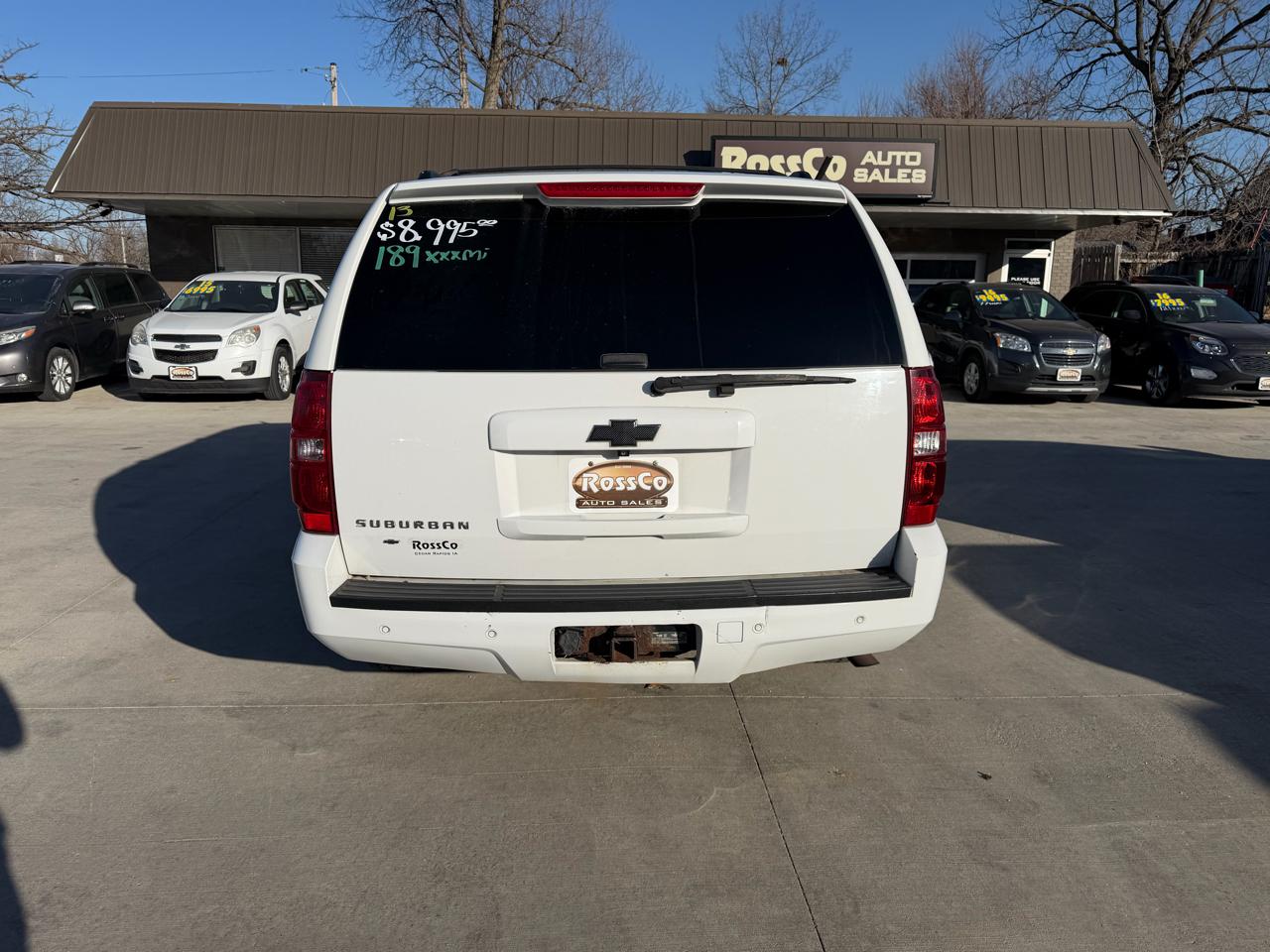Chevrolet Suburban 4WD 4dr 1500 LT 2013