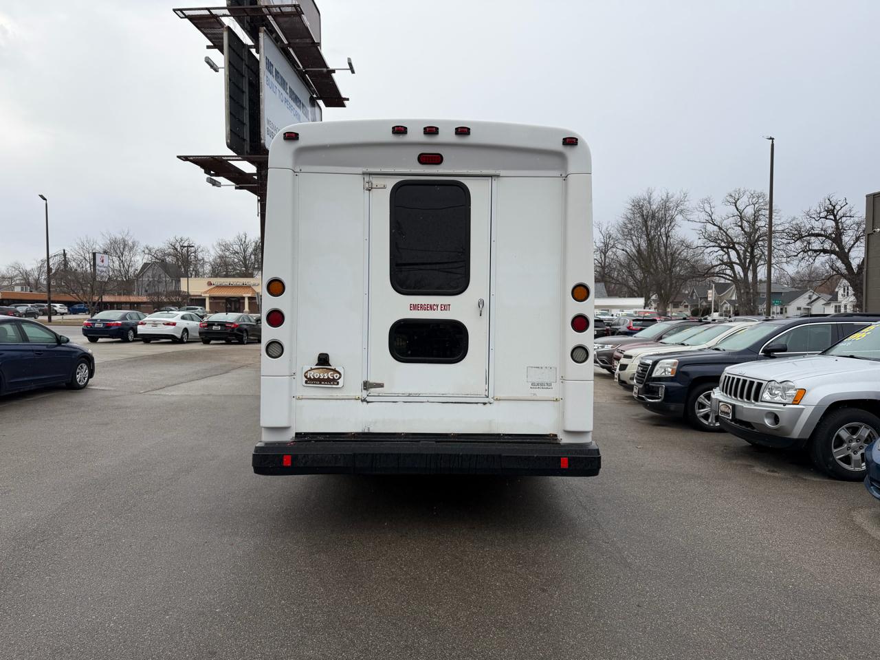 Ford Econoline Commercial Cutaway E-450 Super Duty 176" DRW 2015