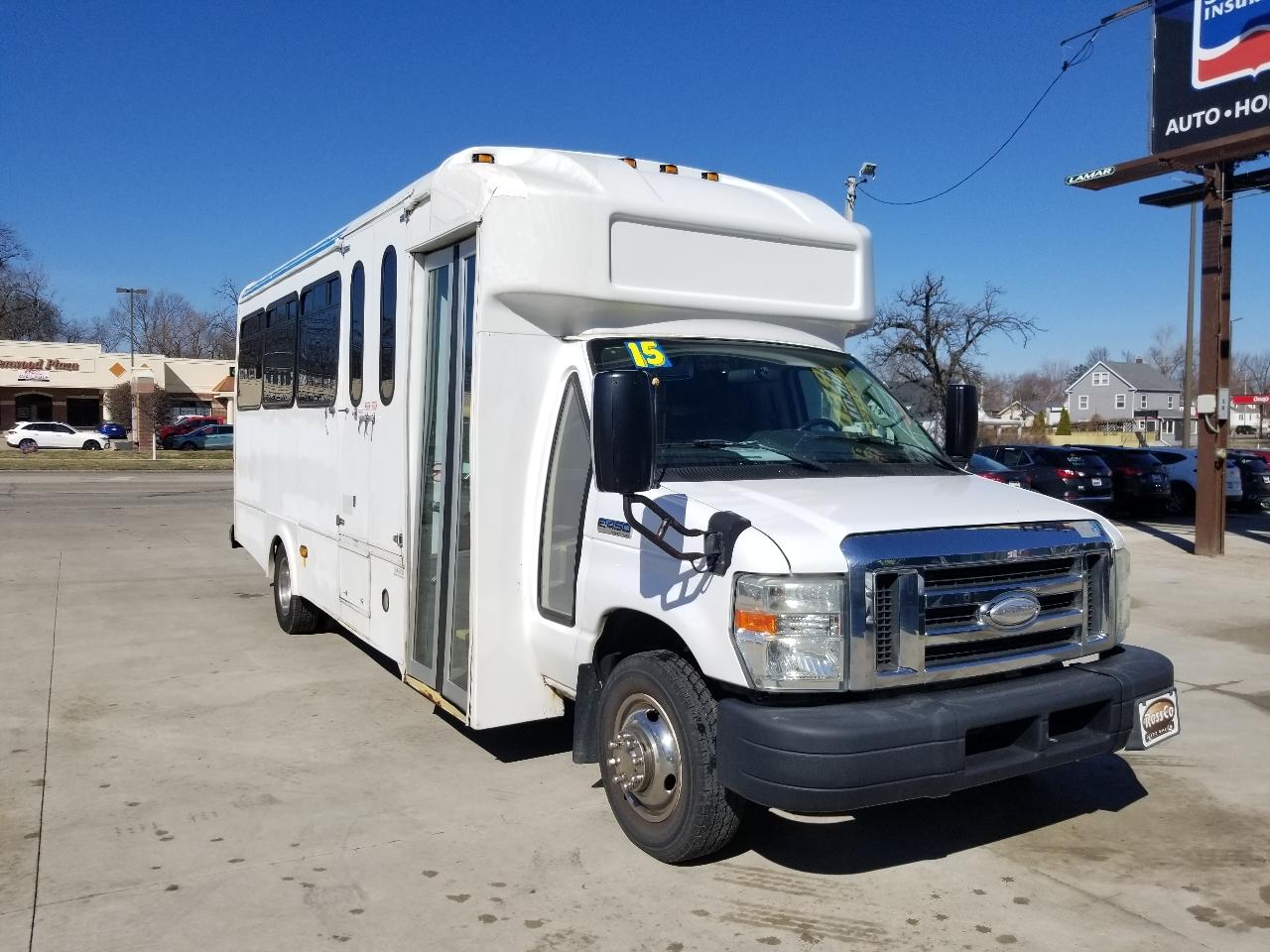 Ford Econoline Commercial Cutaway E-450 Super Duty 176" DRW 2015