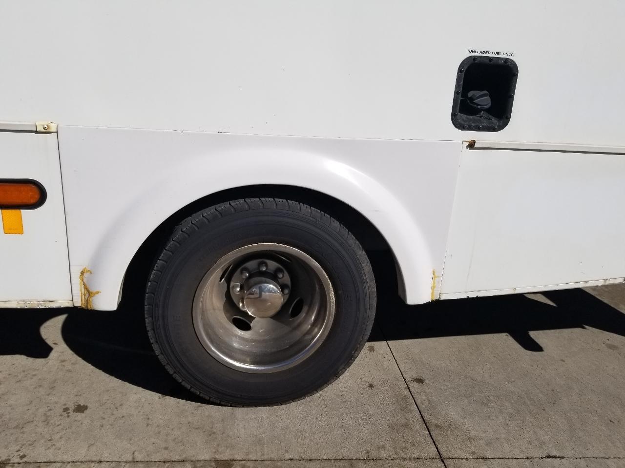 Ford Econoline Commercial Cutaway E-450 Super Duty 176" DRW 2015