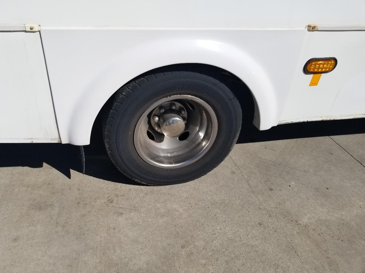 Ford Econoline Commercial Cutaway E-450 Super Duty 176" DRW 2015